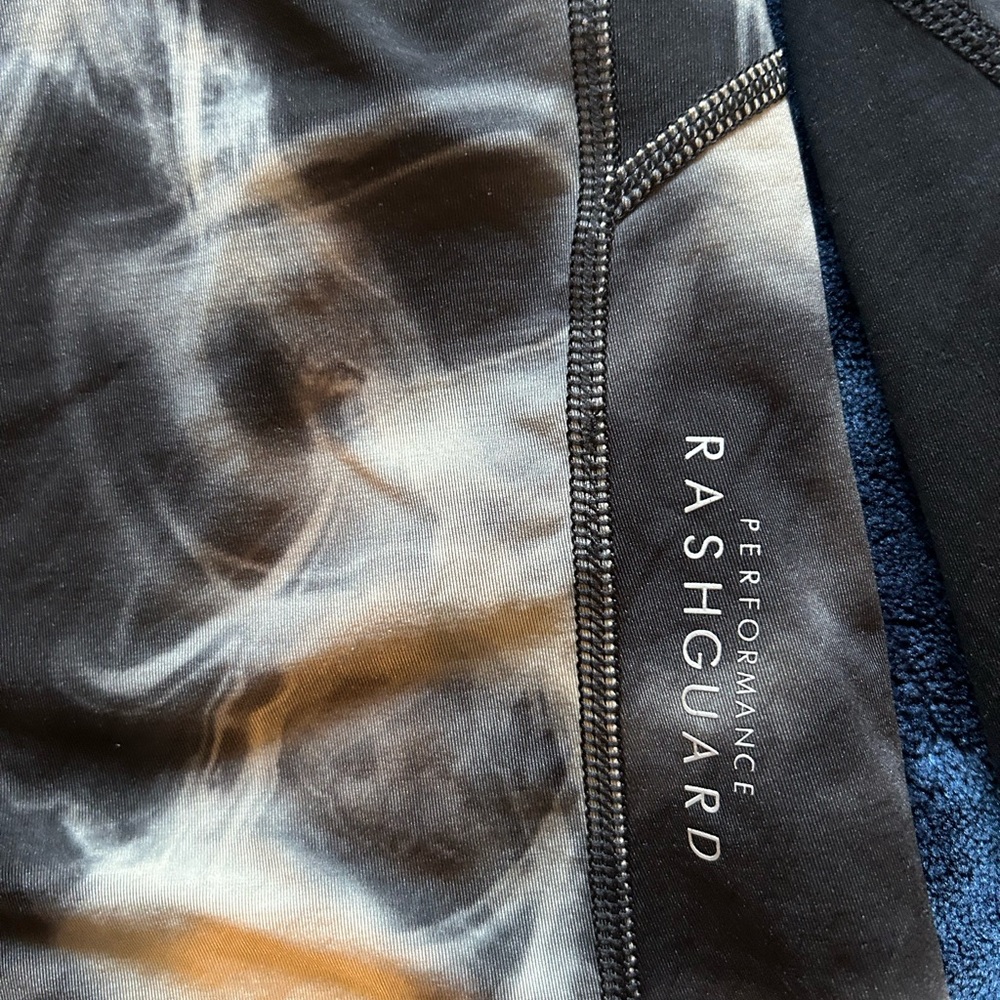 Virus Rashguard & Victory Tech Pants - Picture 5 of 8